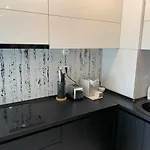Fancy Westpark 2 Lakeview W7 Apartman *