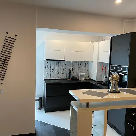 Fancy Westpark 2 Lakeview W7 Bükreş