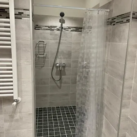 Fancy Westpark 2 Lakeview W7 בוקרשט