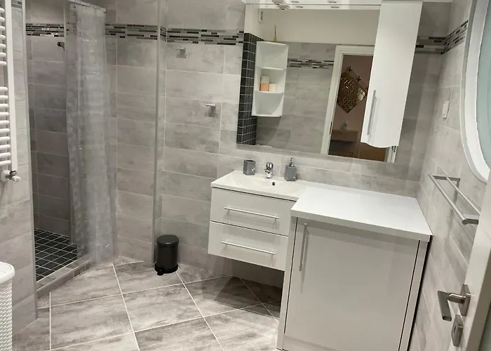 Fancy Westpark 2 Lakeview W7 Bukarest