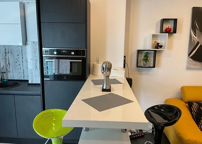 Fancy Westpark 2 Lakeview W7 Бухарест