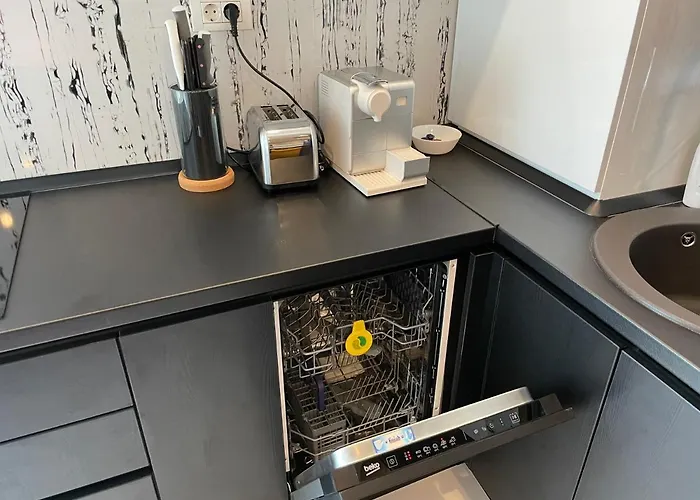 Fancy Westpark 2 Lakeview W7 * Бухарест