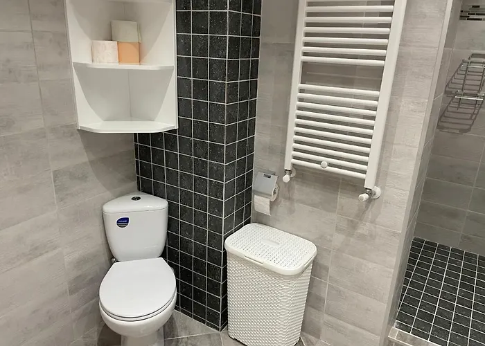 Fancy Westpark 2 Lakeview W7 Бухарест